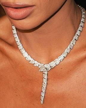 Colar BV serpente cravejado